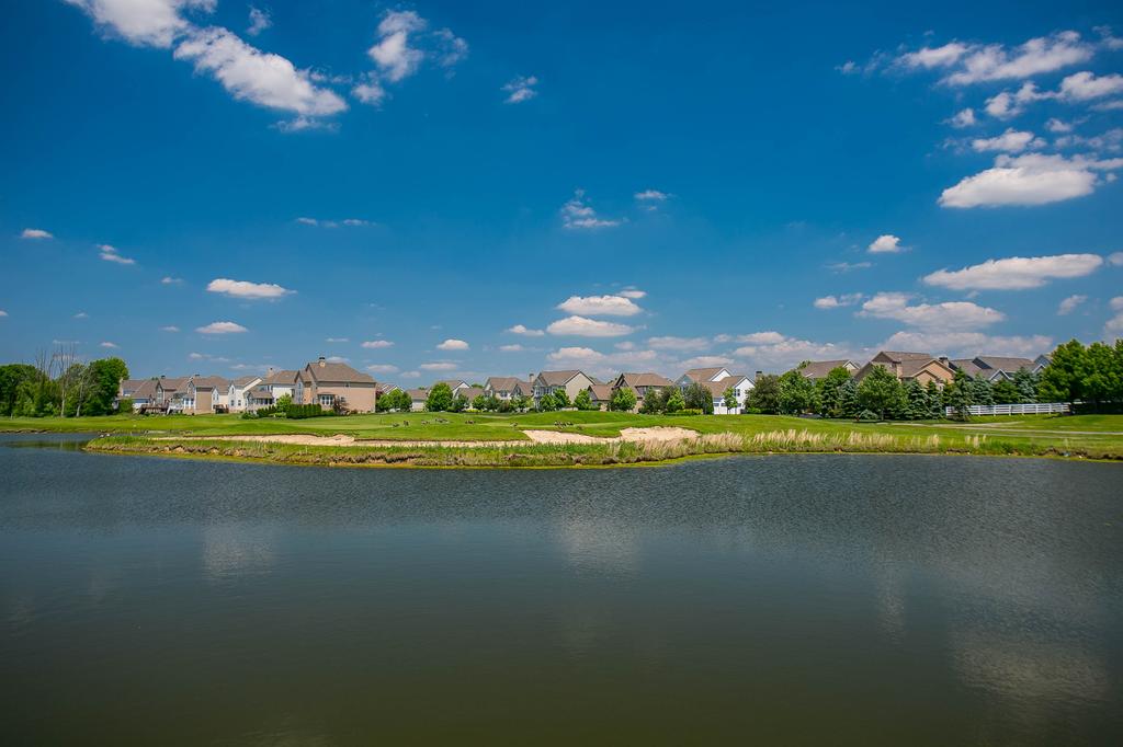Explore Available Homes in the New Albany Links Neighborhood