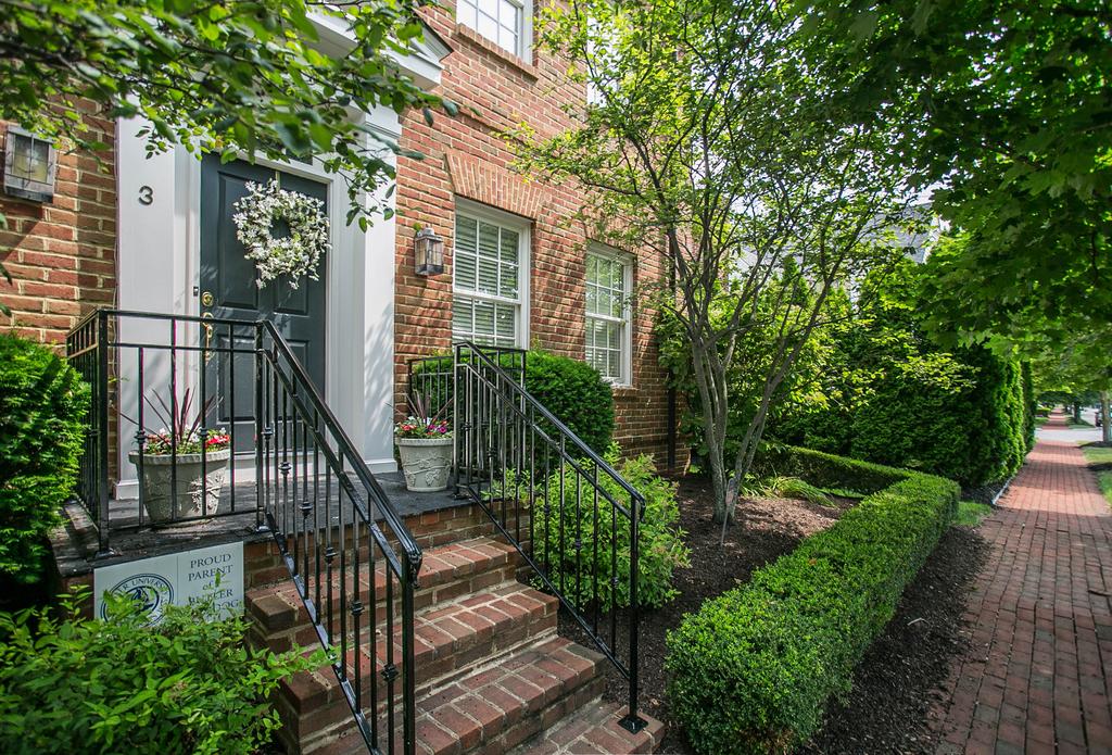 Pickett Place Spacious SingleFamily Homes in New Albany Country Club