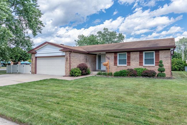 15254 Willowbrook Lane, MI 48170
