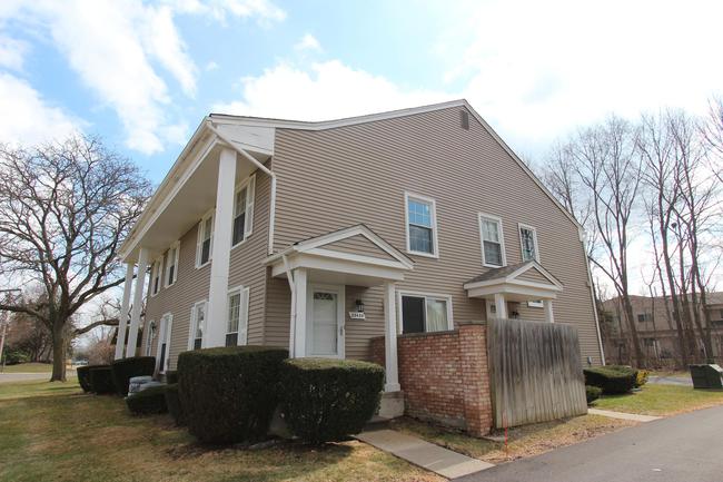 23435 Stonehenge Blvd, MI 48375