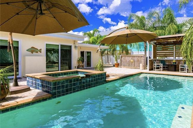 1607 N Peninsula Ave, FL 32169