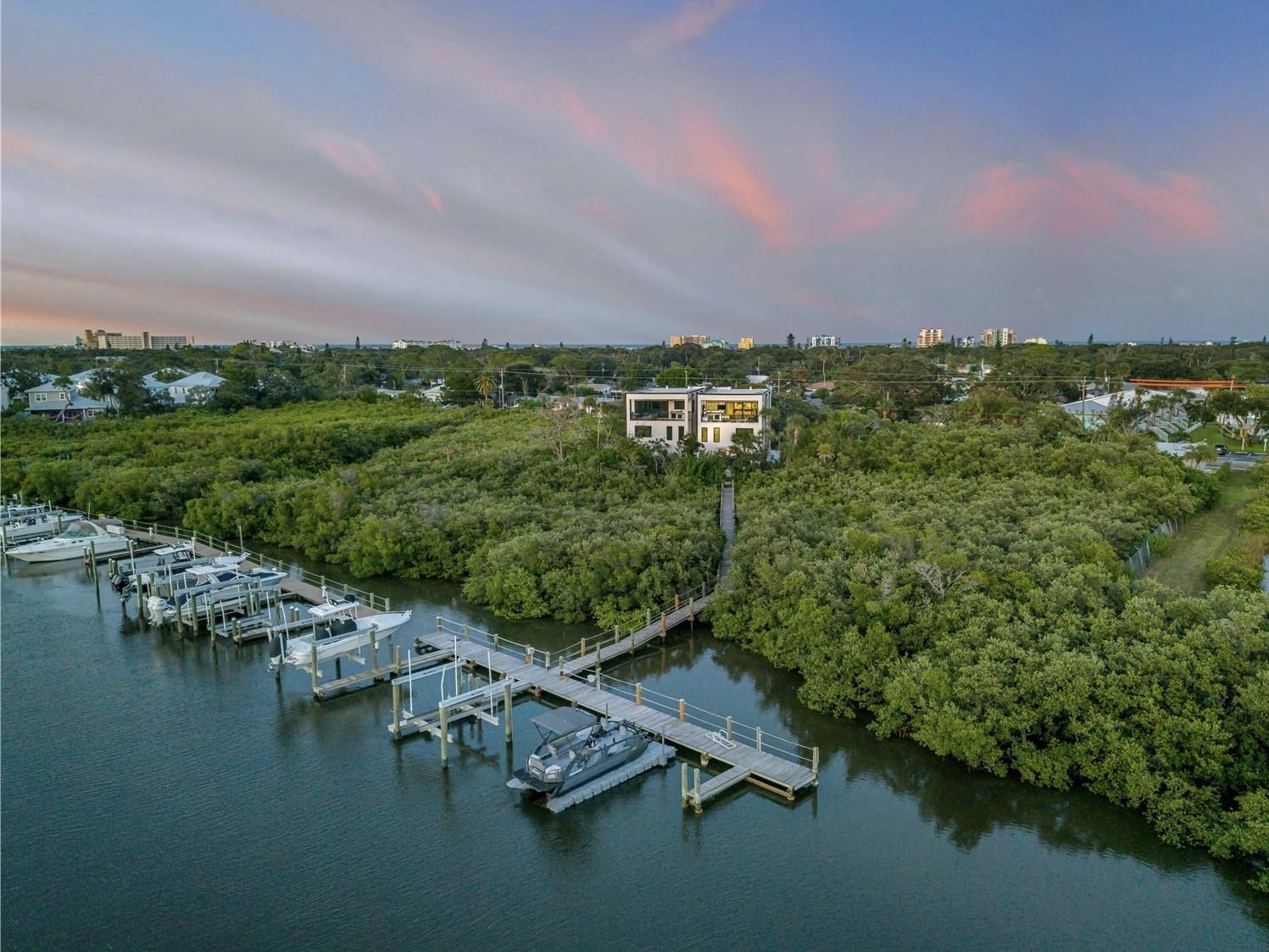 552 S Peninsula Ave For Sale
New Smyrna Beach Fl 32169
NSB Homes, Luxury & Lifestyle Experts (386)235-8588