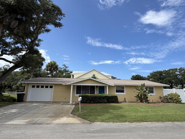 104 Oakwood, FL 32169