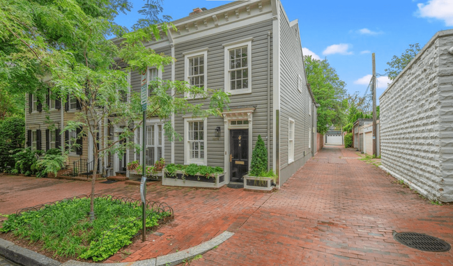 3274 P St Nw, DC 20007