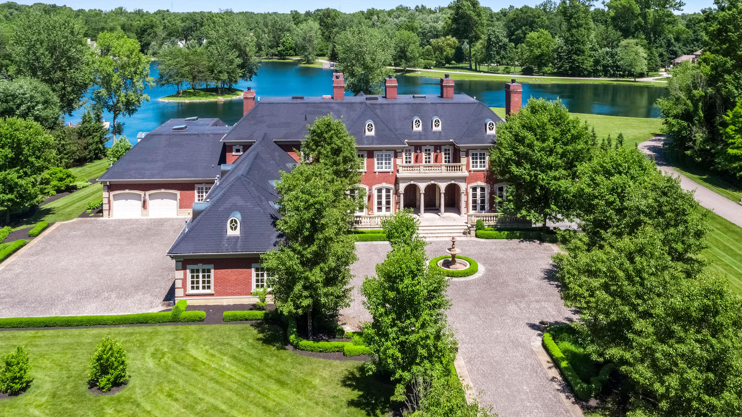 Colts Neck A Luxurious Equestrian Community in Blacklick, Ohio