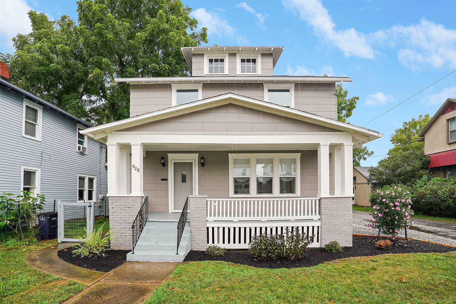 Find Homes for Sale in the Village of Johnstown