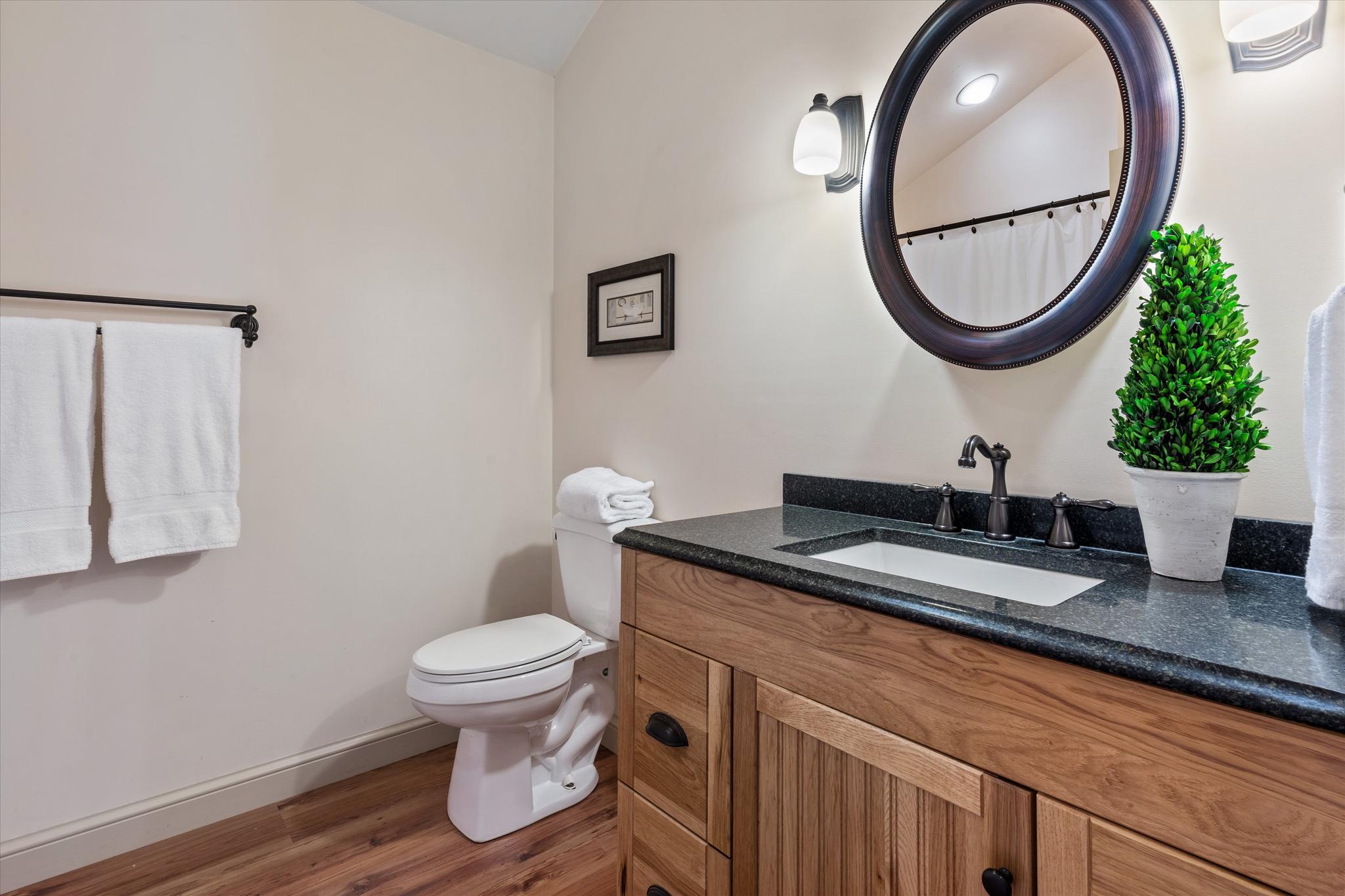 Carriage House Full Bathroom