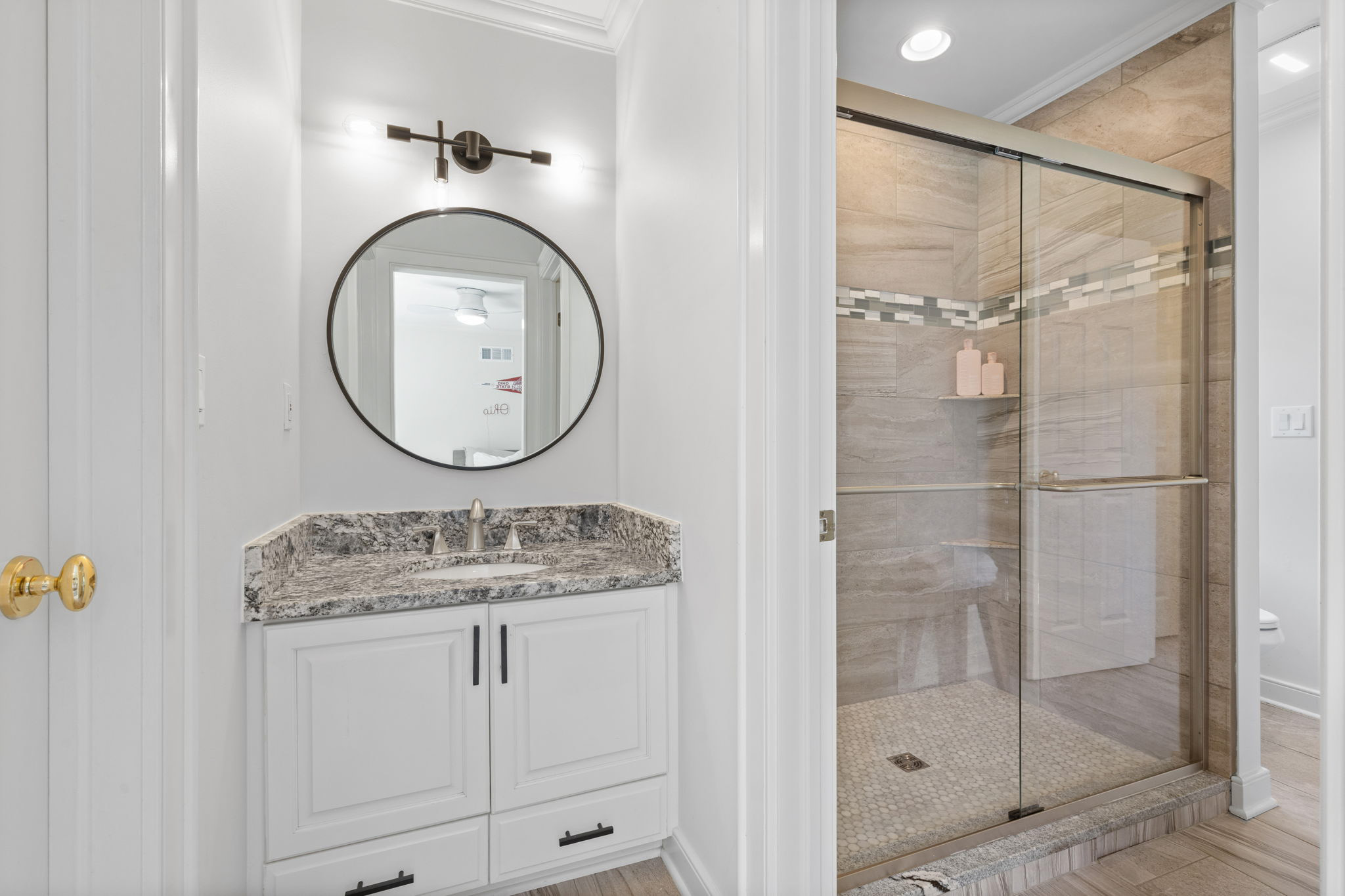 Full Bathroom 3