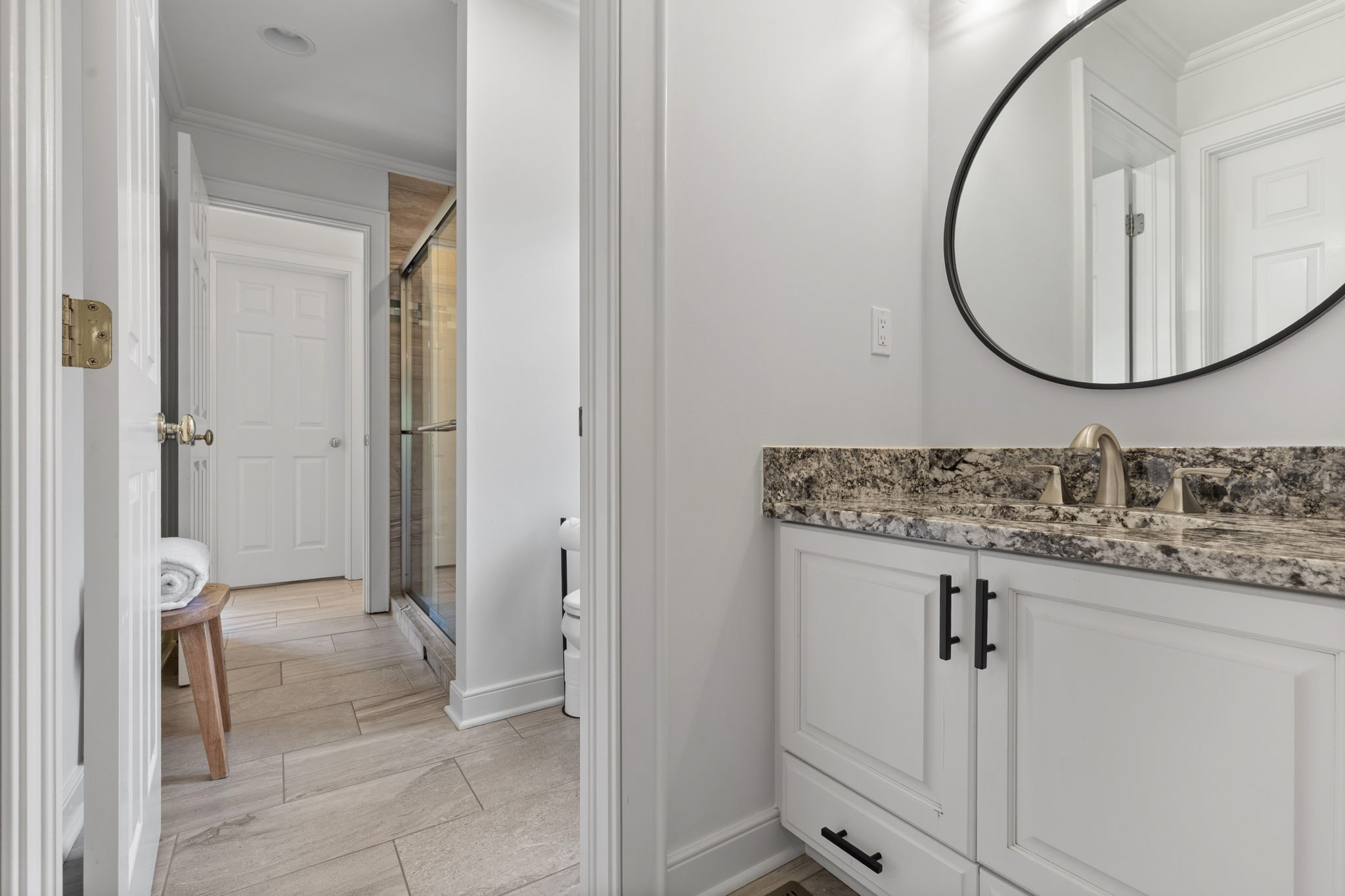 Full Bathroom 3