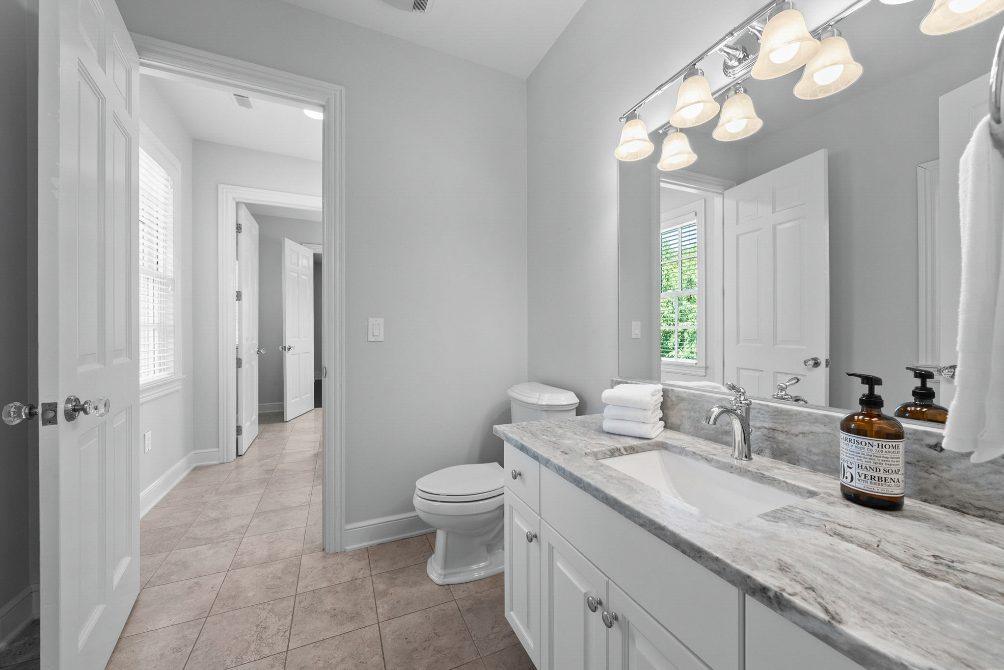 Full Bathroom 2