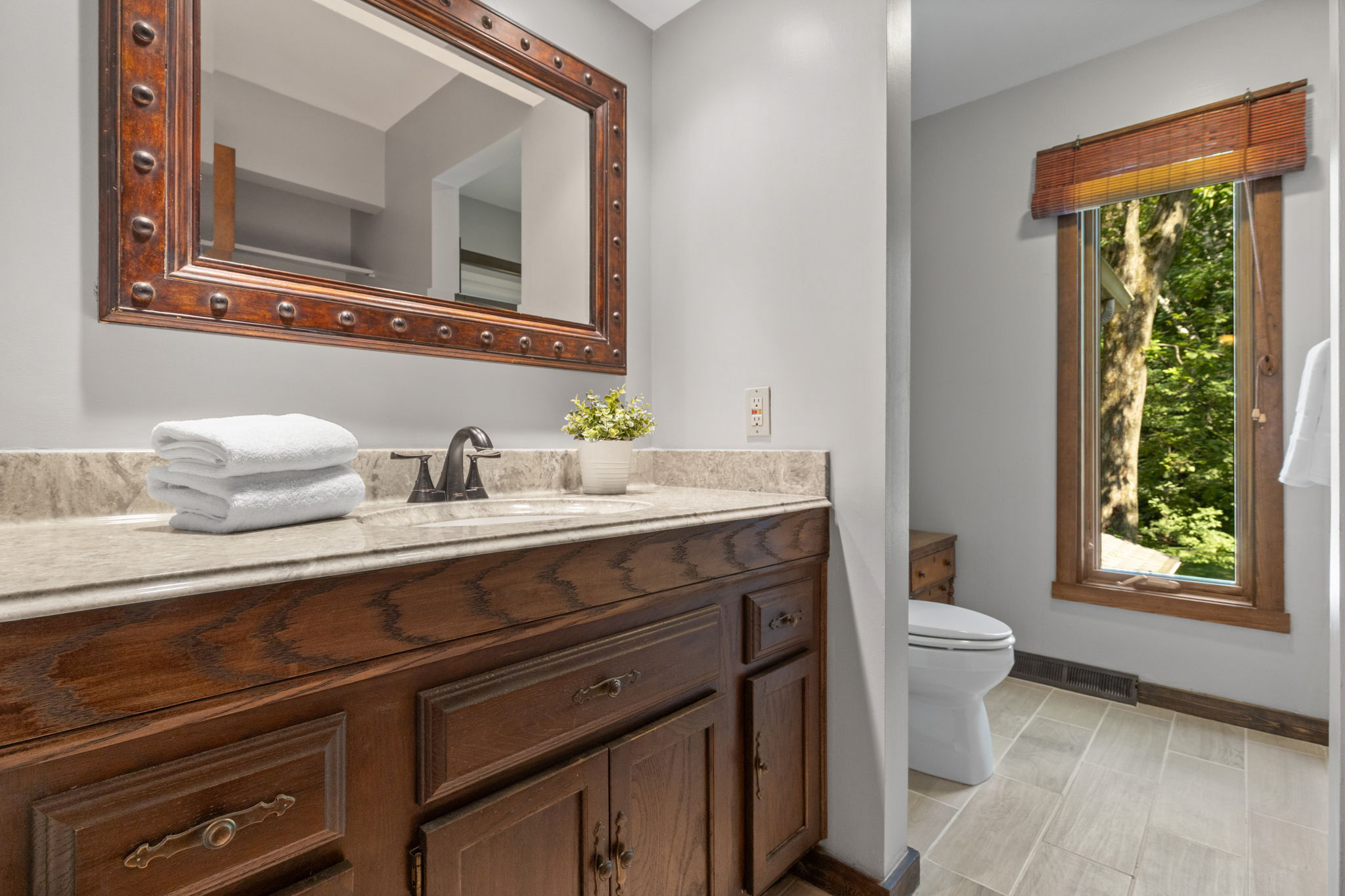 Full Bathroom 2