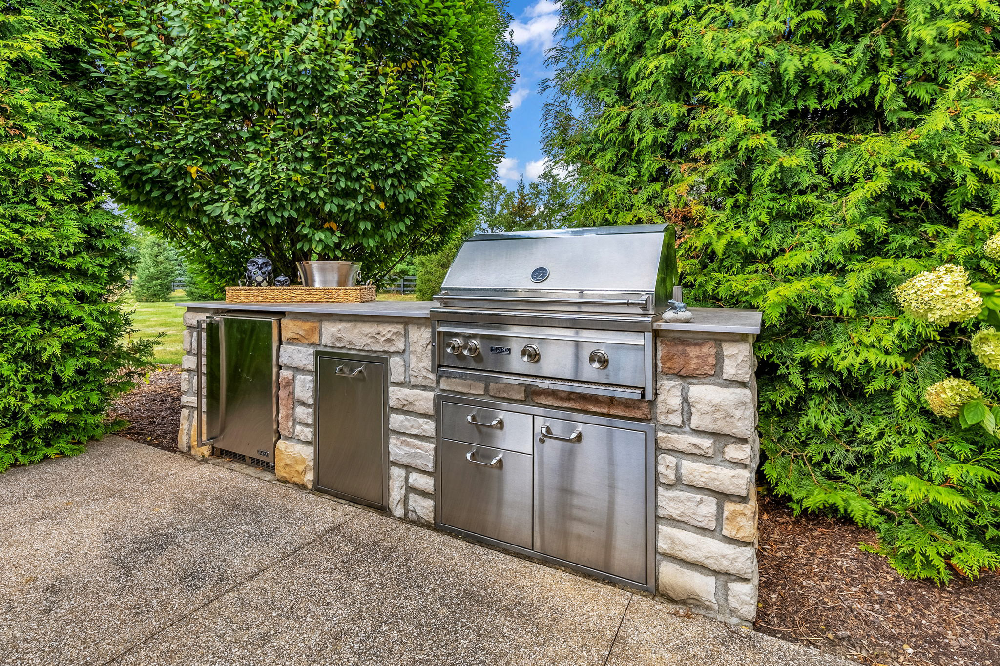 Outdoor Kitchen