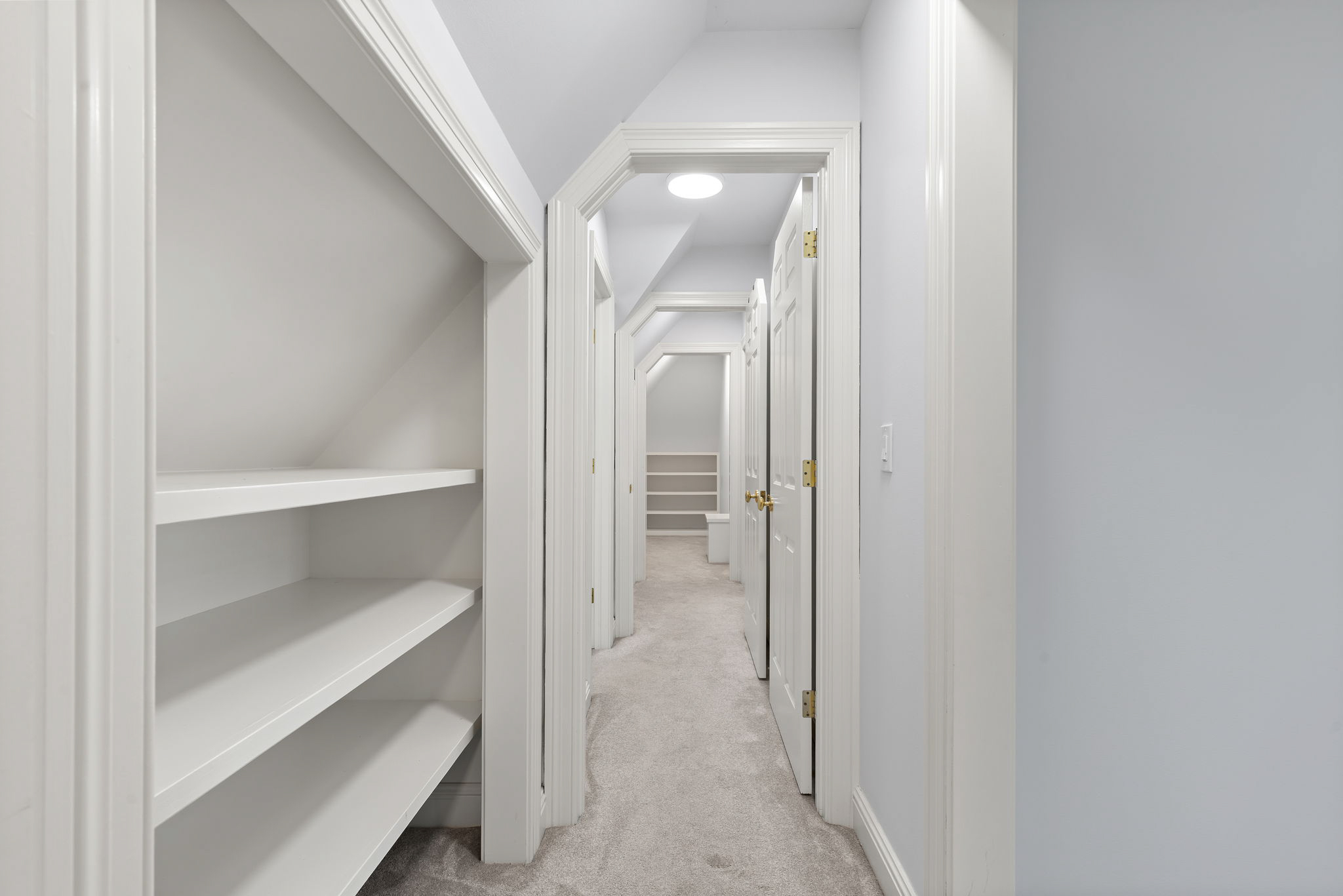 Upper Level 2 Jack & Jill Hallway