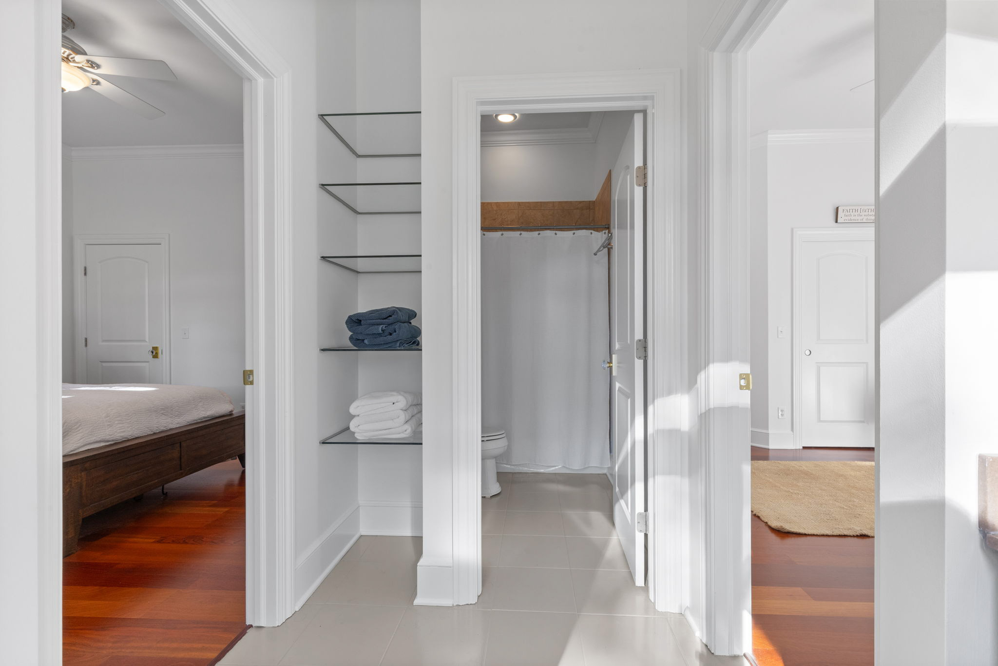 Full Bathroom 2
