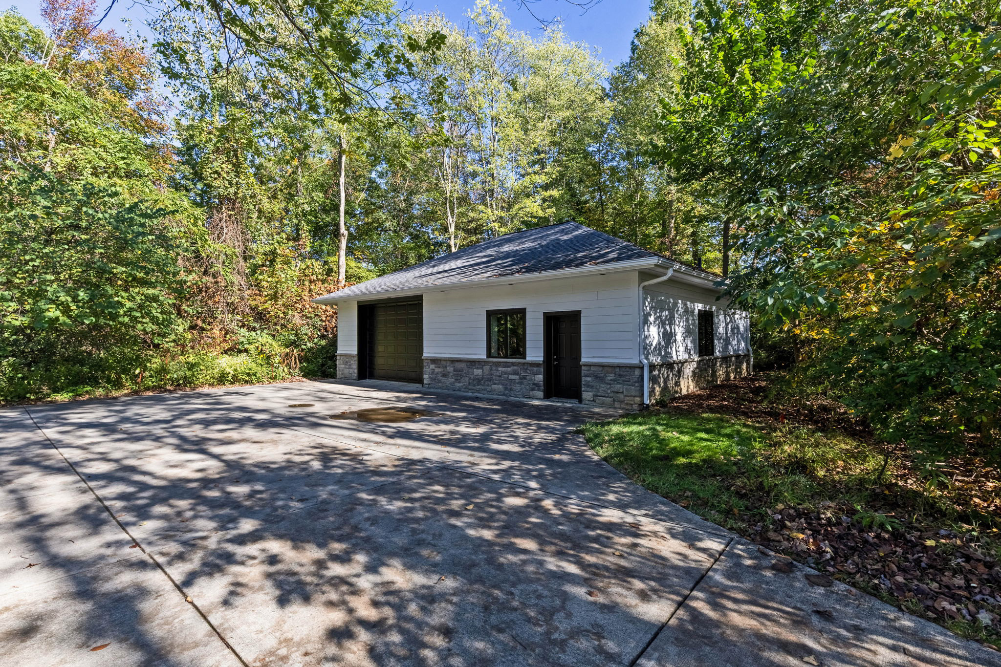 Detached Garage