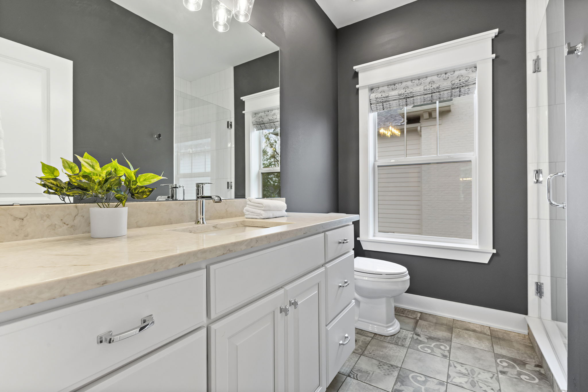 Full Bathroom 3
