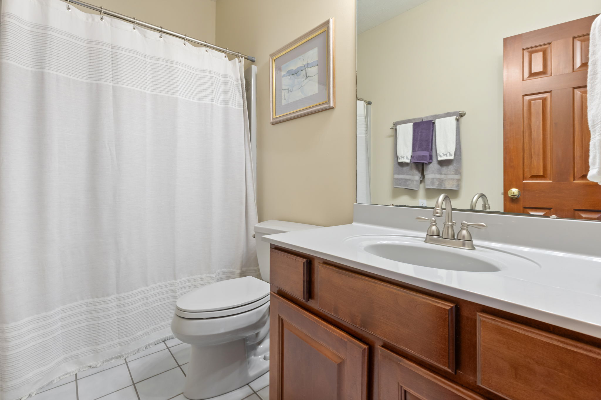 Full Bathroom 2