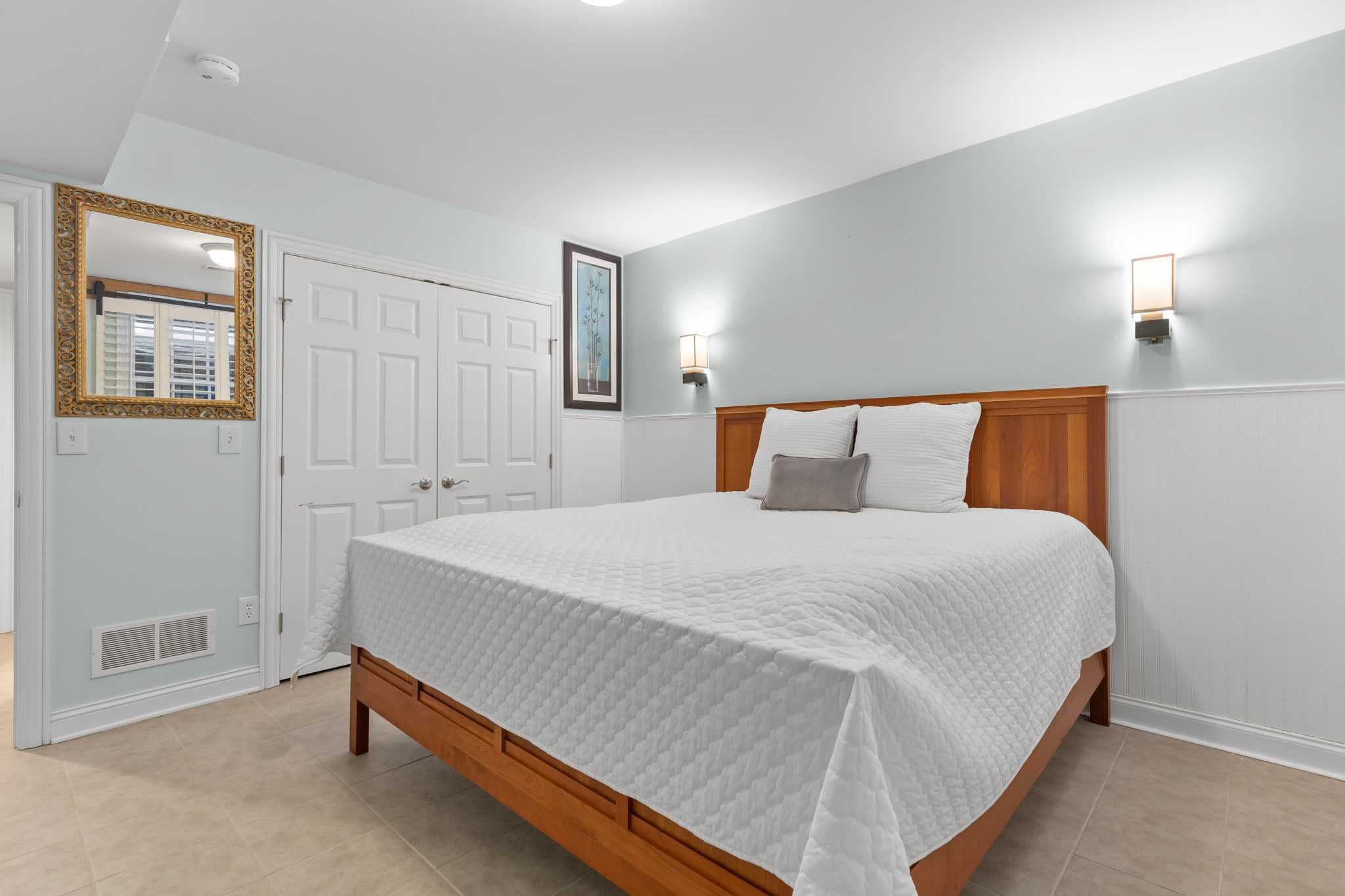 Lower Level Beroom 5