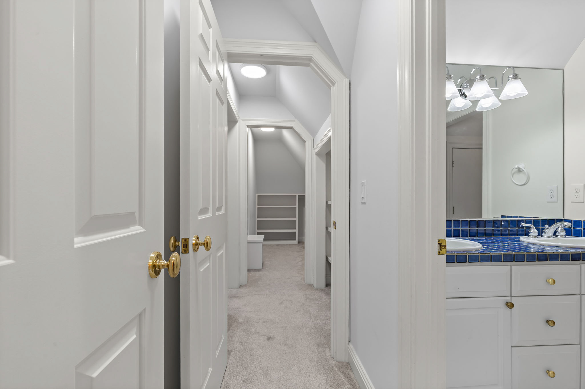 Upper Level 2 Jack & Jill Hallway