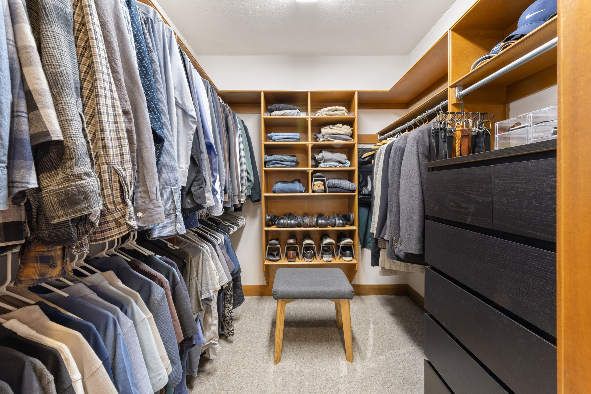 Entry Level Primary Closet