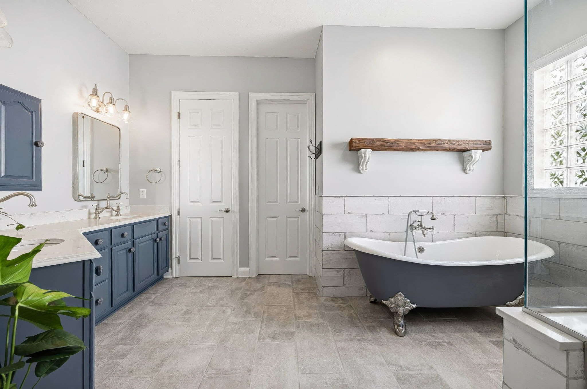 1st Floor Primary Ensuite