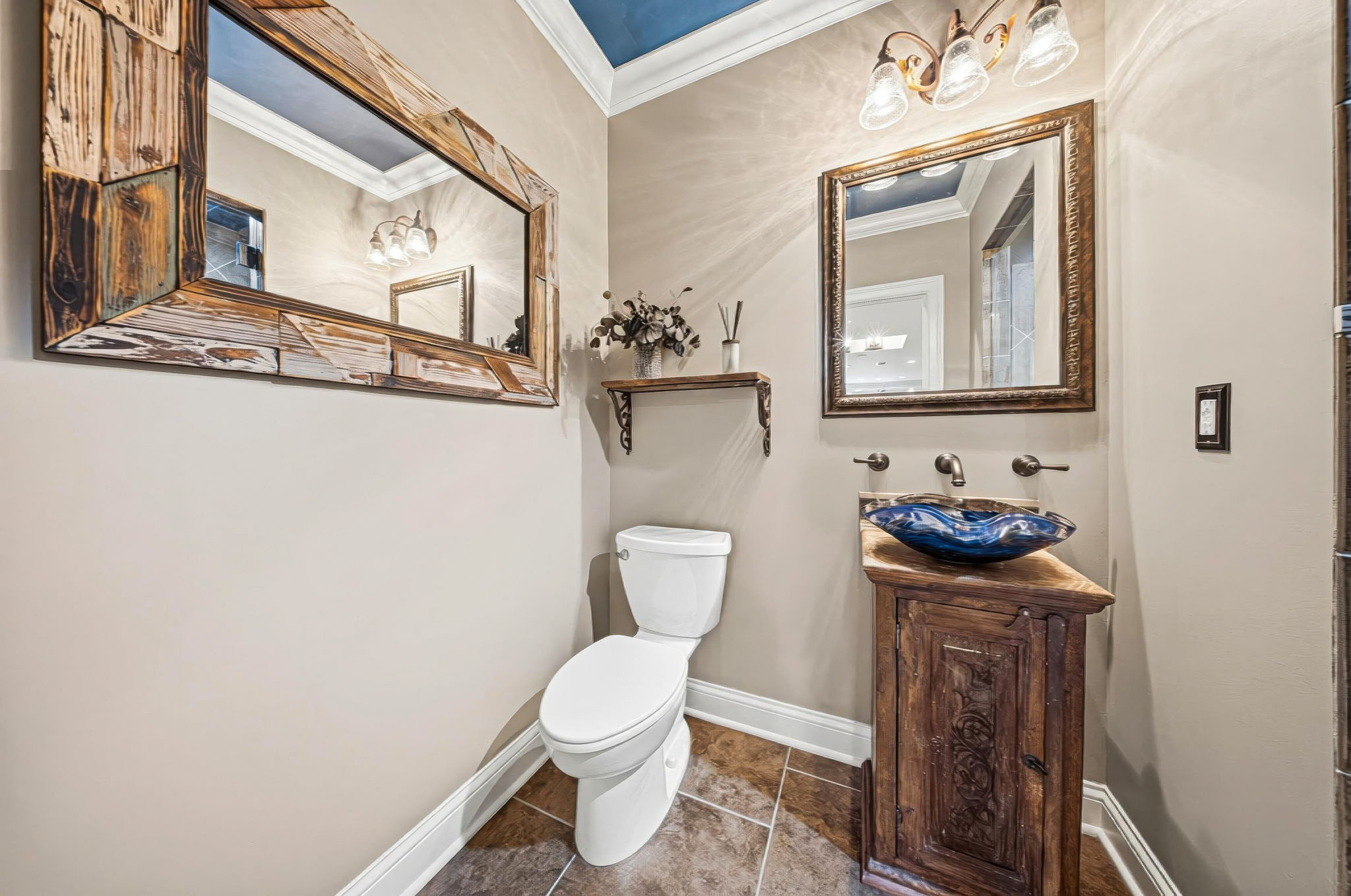 LL Full Bath 4