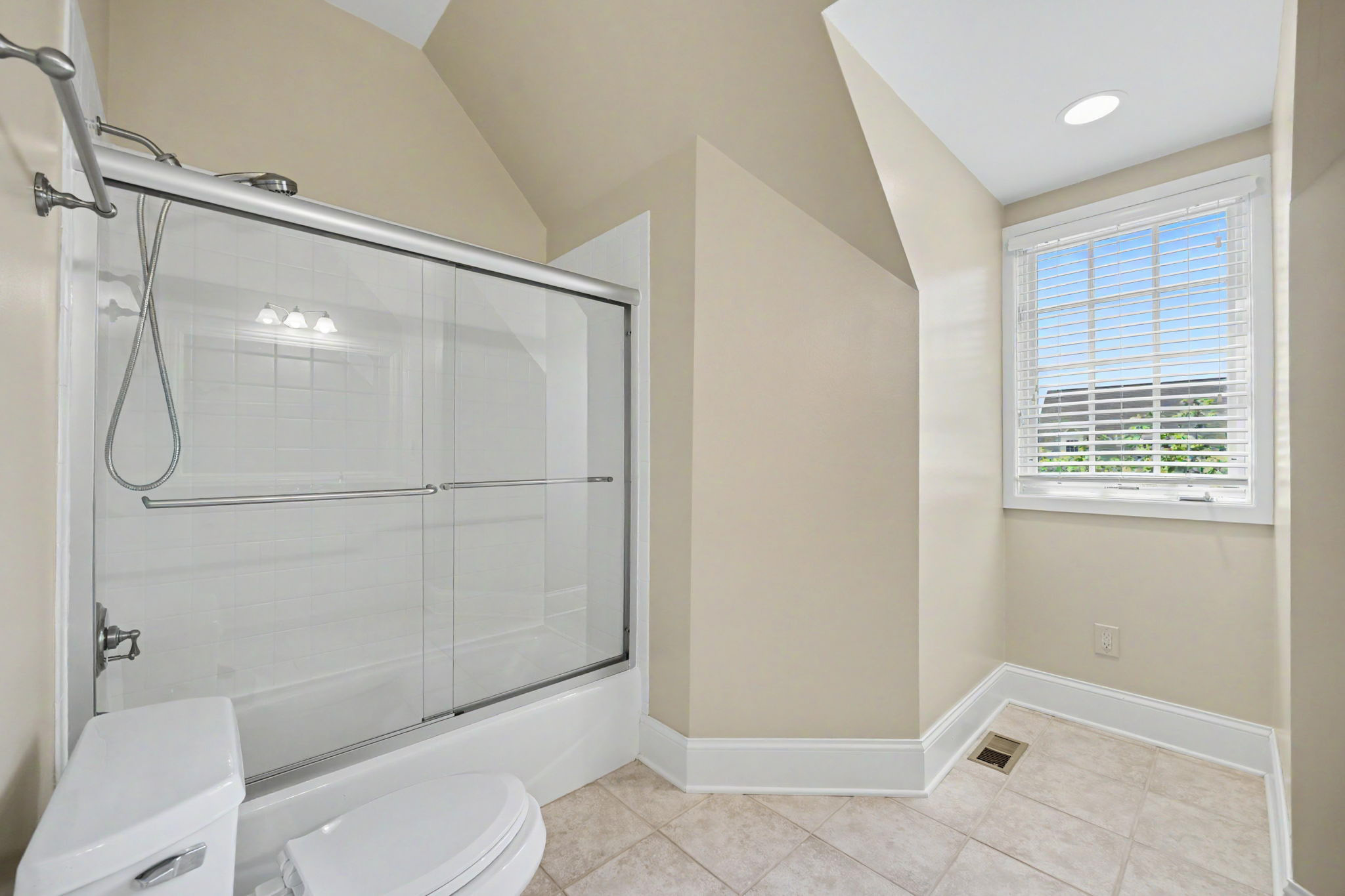 Full Bath 2