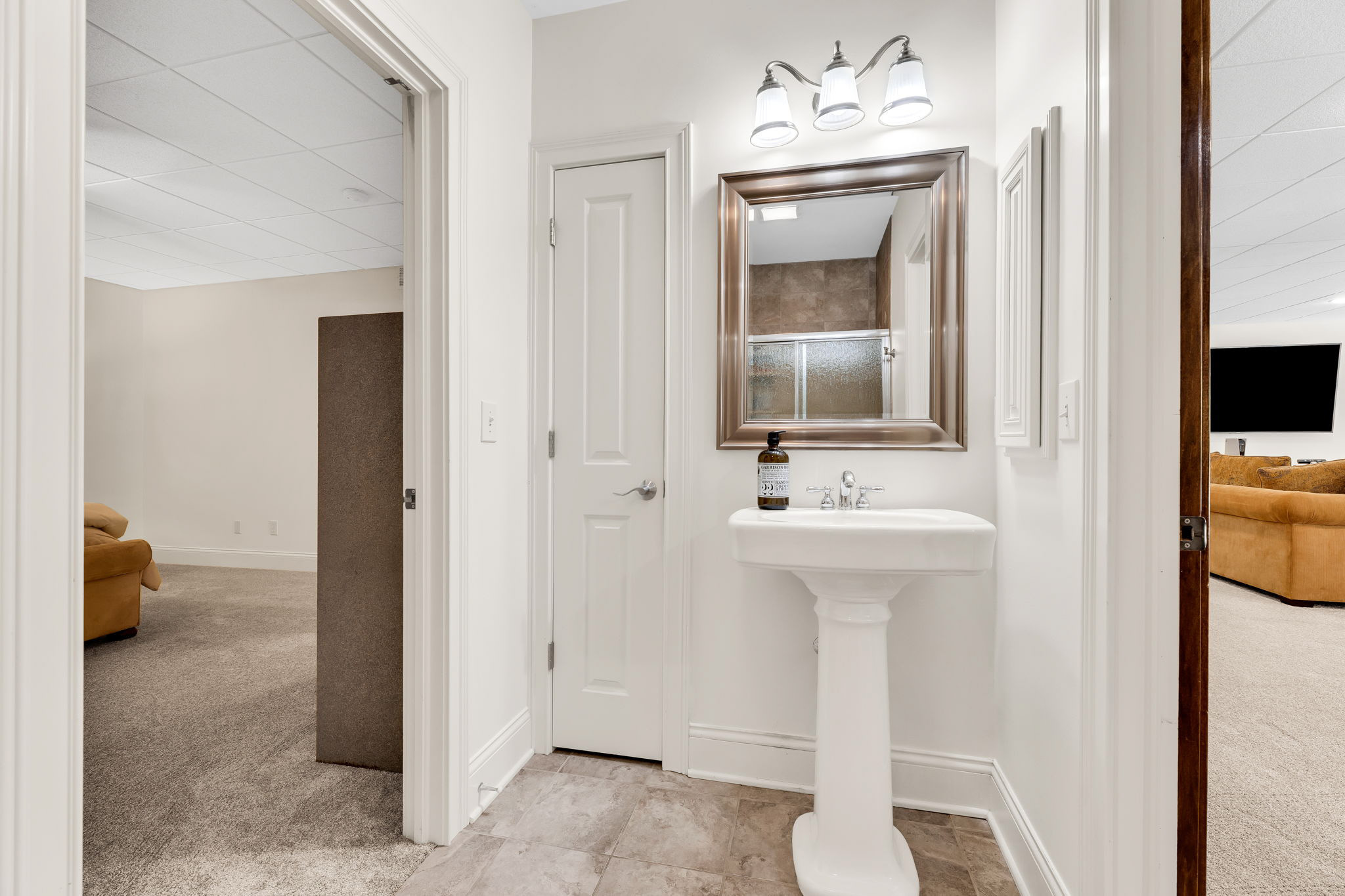 Lower Level Bedroom 7 Ensuite