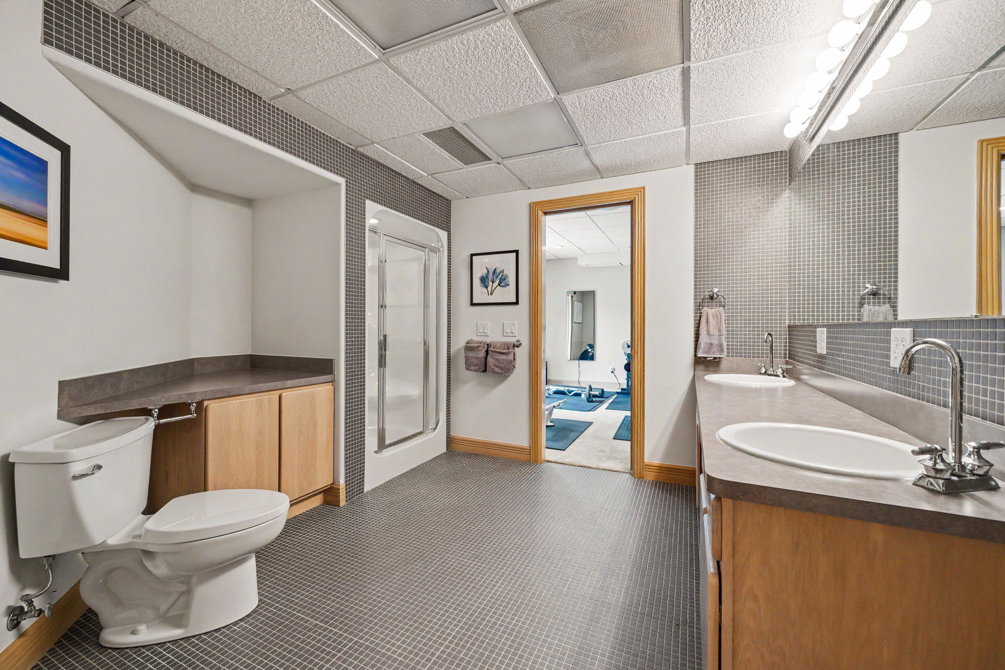 LL Full Bath