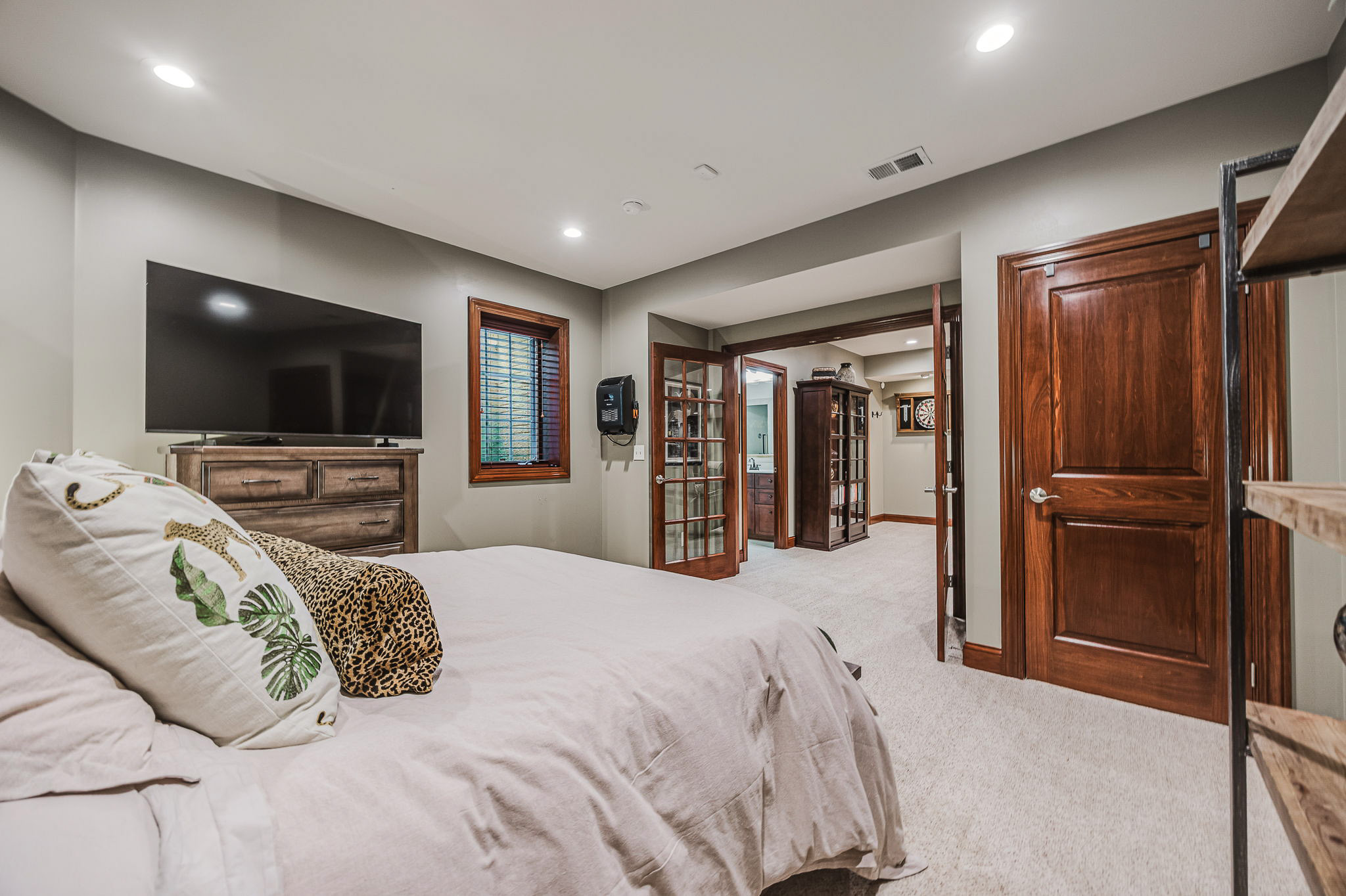 LL Bedroom 6