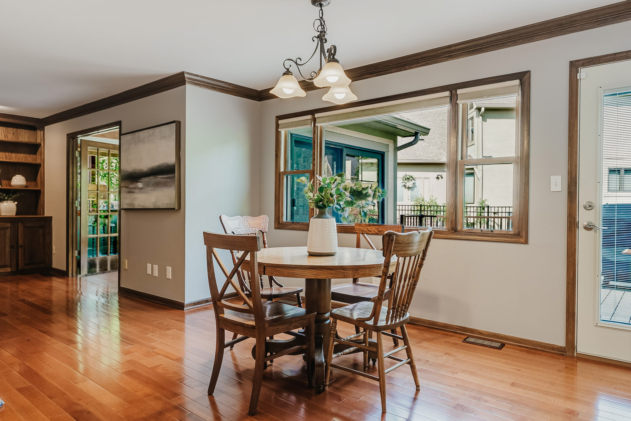 Eat-In Kitchen