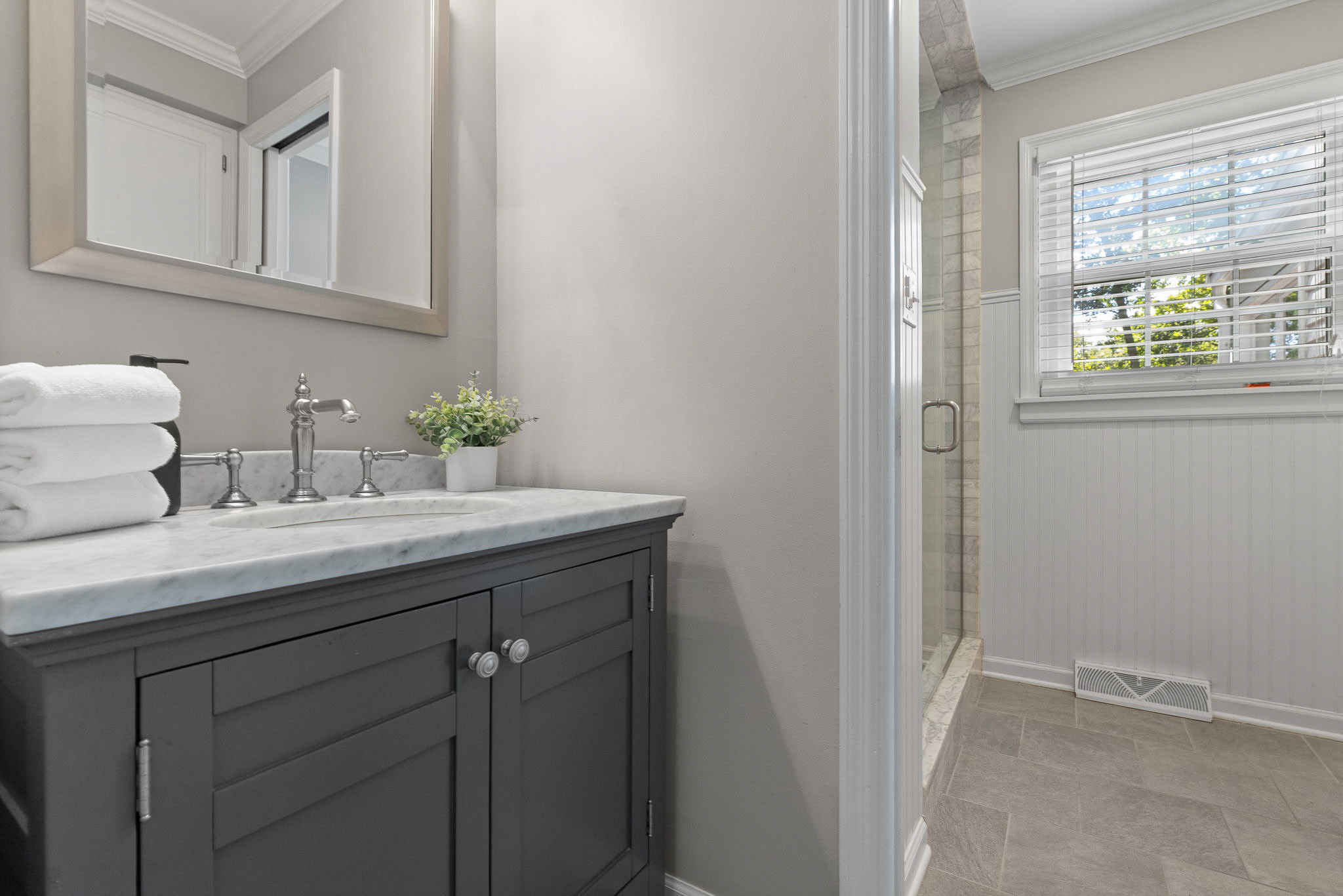 Entry Level Full Bath