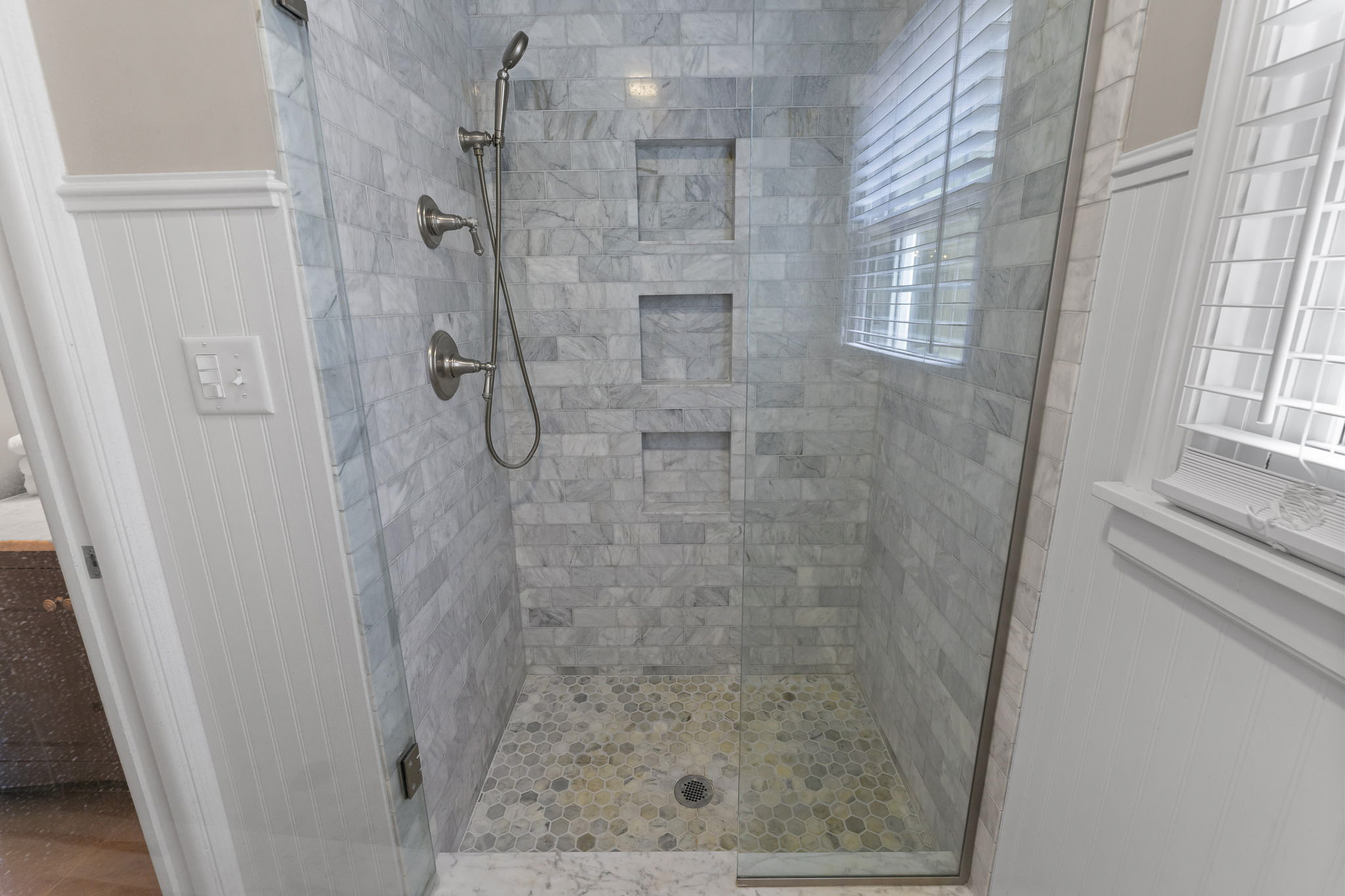 Entry Level Full Bath