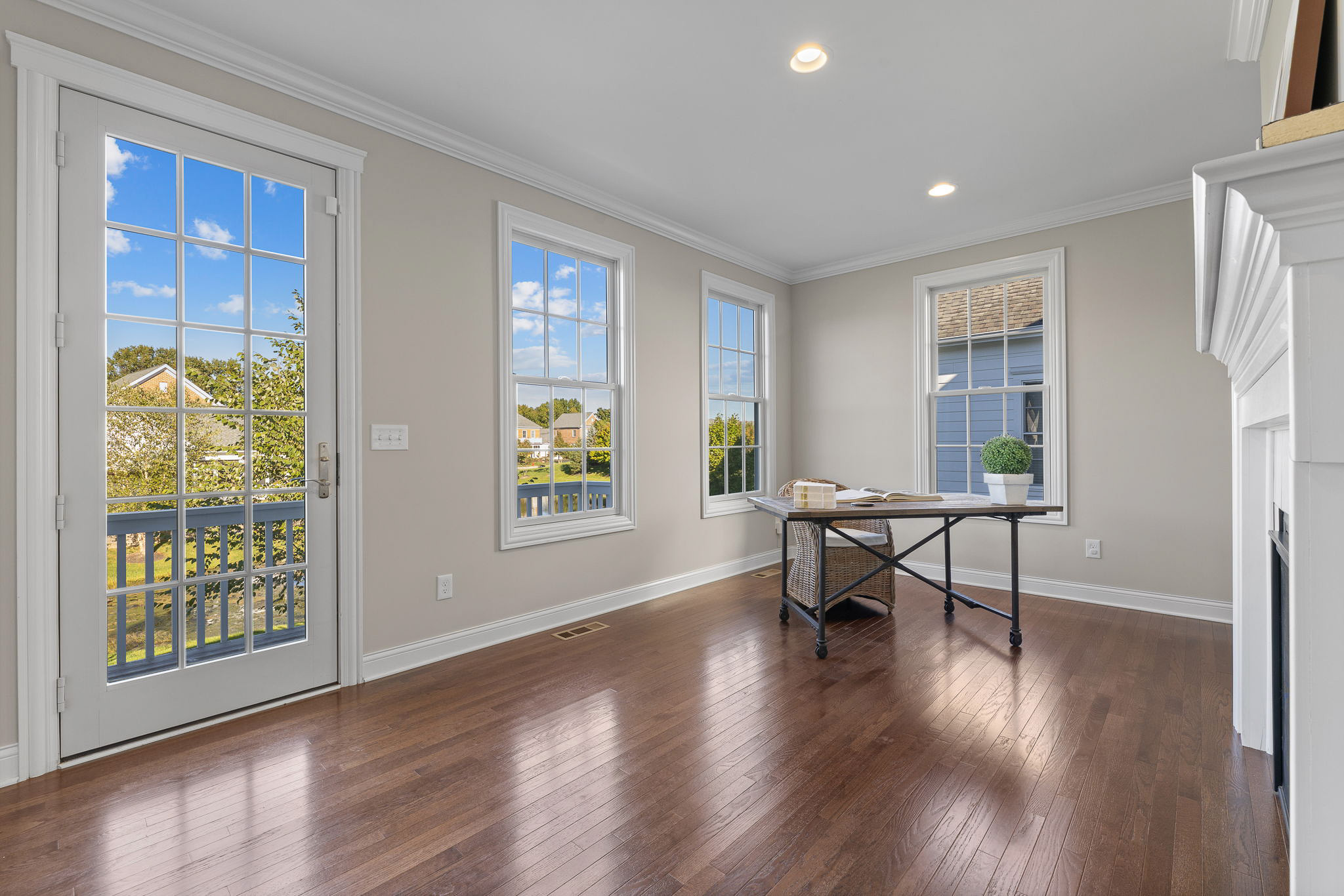 Sunroom/Den