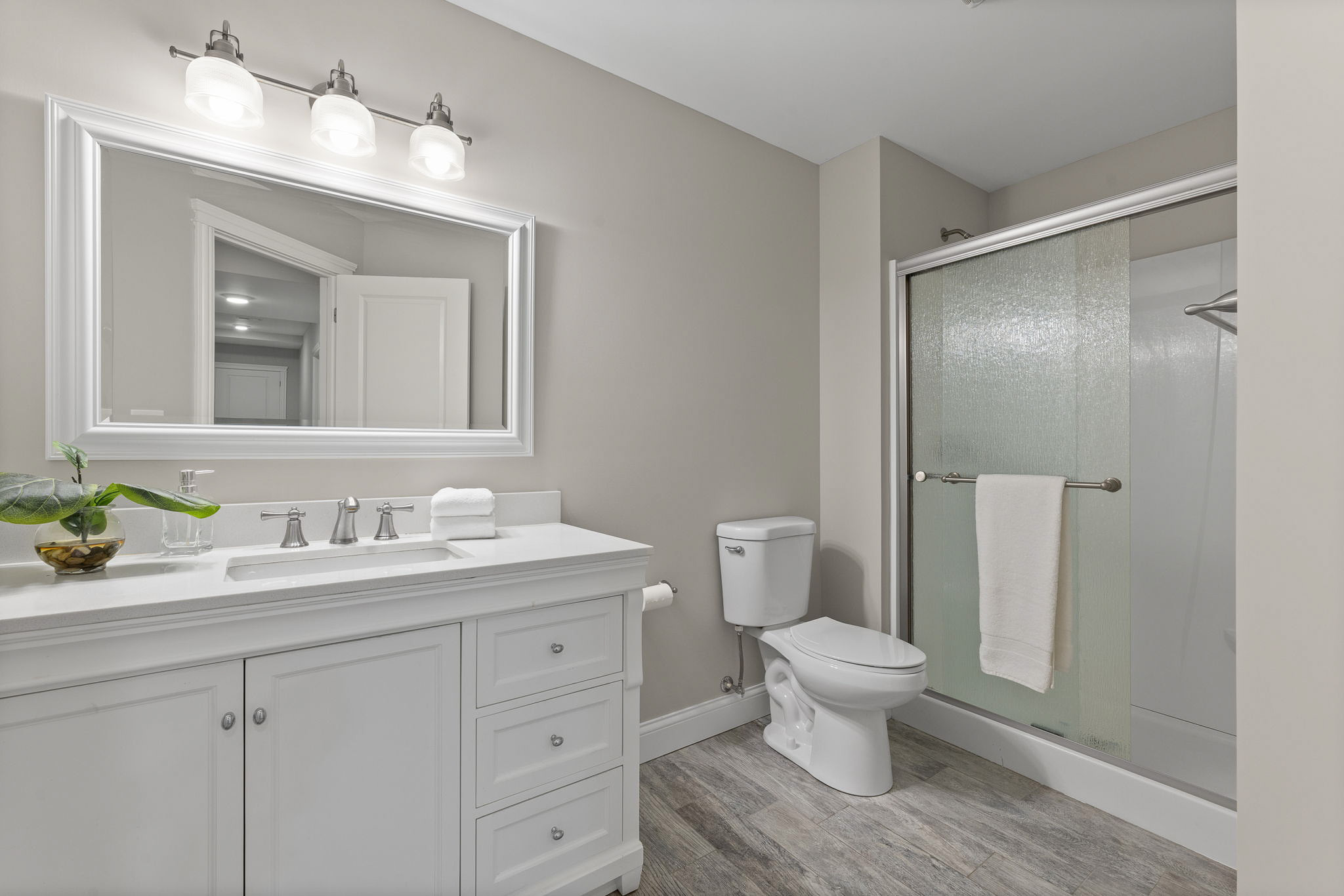 Lower Level Full Bath 4