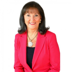 Photo of Sandy Raines