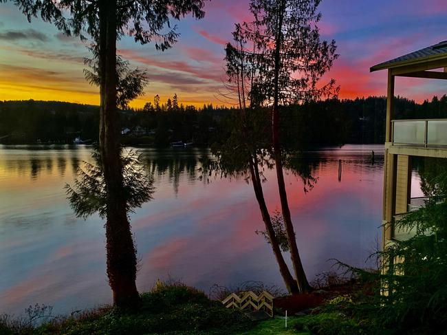 221 North Bay Lane, WA 98365