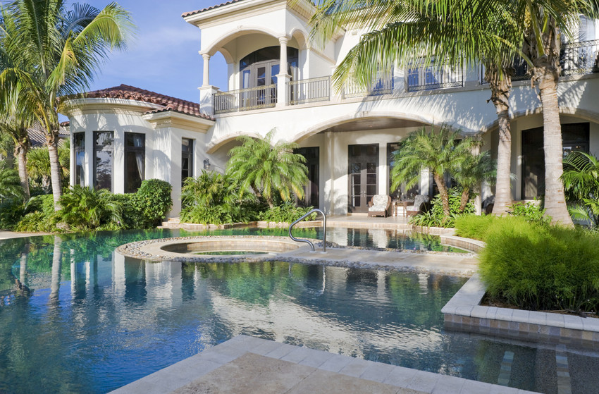 Come home to unparalleled luxury in North Palm Beach.