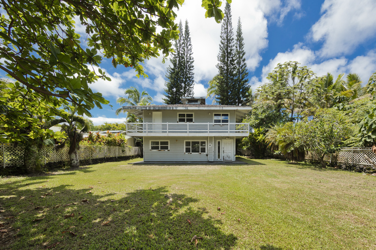 Original owner's home built in 1993 being sold 