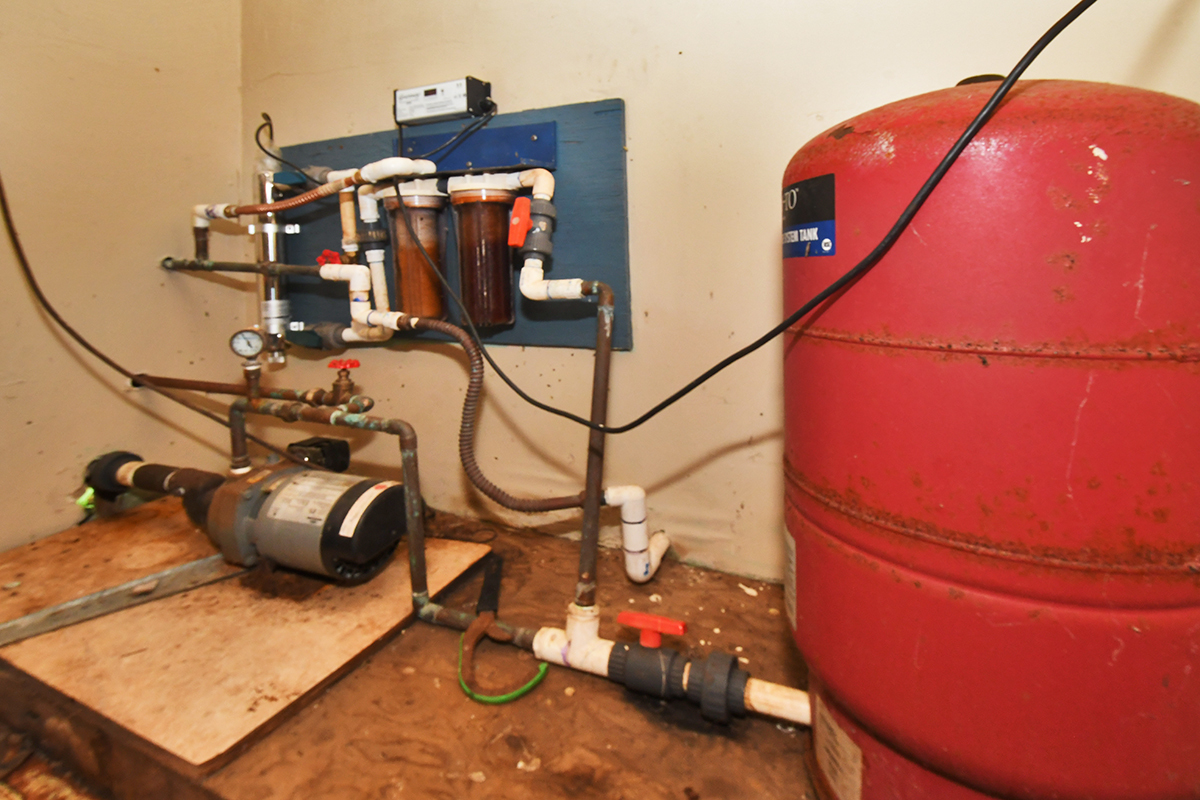 Catchment pump and filter system