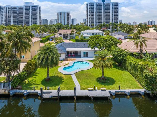 430 HOLIDAY DRIVE, FL 33009