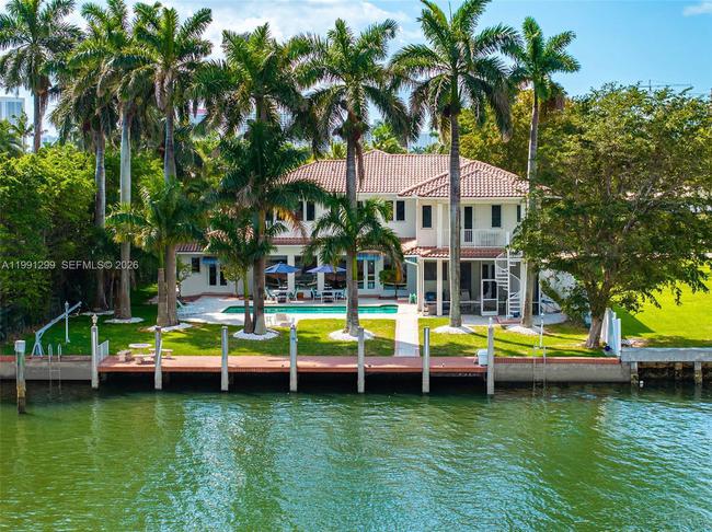 1047 S Southlake Dr, FL 33019