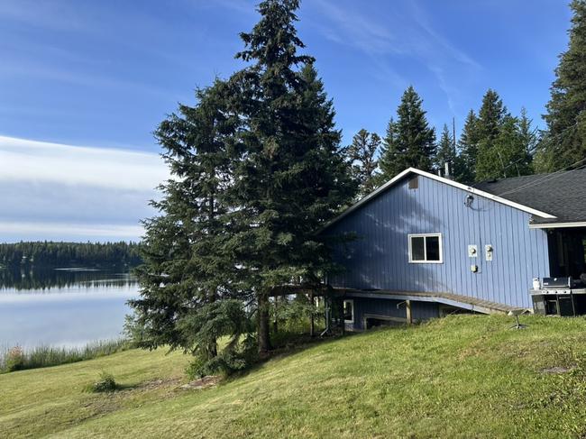 Lakefront Living on 3.21 Acres - 4 Bed Home on Tyee Lake , British Columbia V2G 4J9