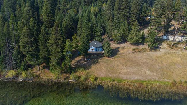 Lakefront Living on 3.21 Acres - 4 Bed Home on Tyee Lake , British Columbia V2G 4J9