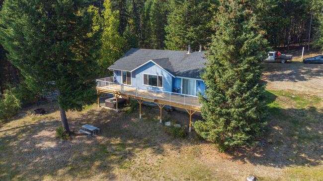 Lakefront Living on 2.6 Acres - 4 Bed Home on Tyee Lake , British Columbia V2G 4J9