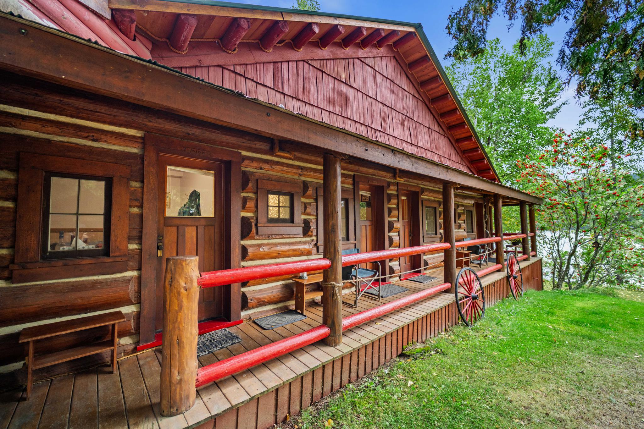 Lodge & Surroundings! 