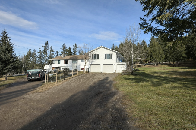 Spacious Family Home on 0.86 Acres with Income Suite – Just Minutes from 108 Mile Lake , British Columbia V0K 2Z0