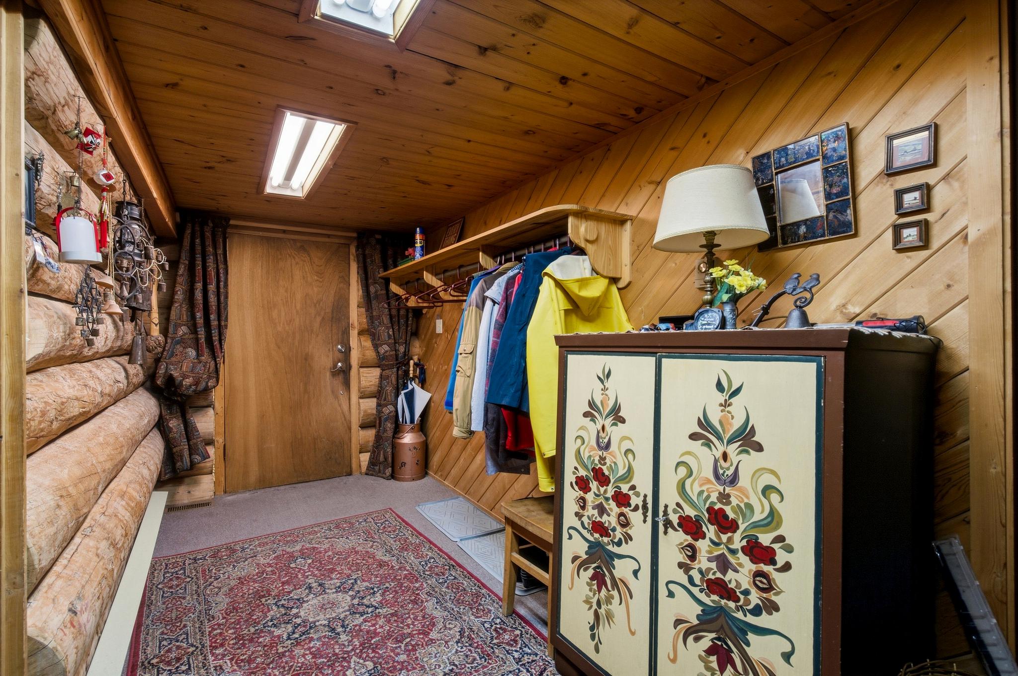 Lodge Inside 
