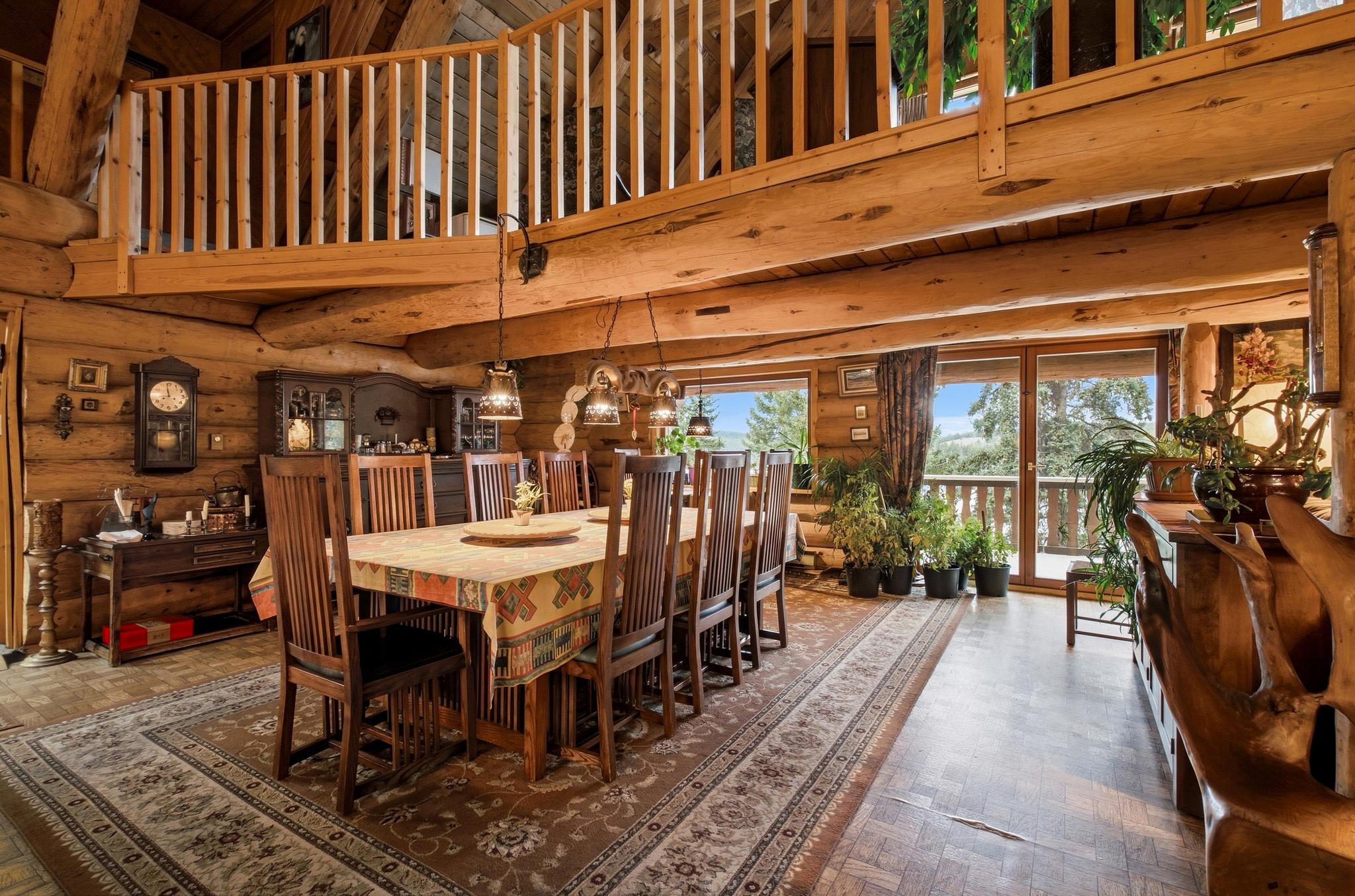 Lodge Inside 