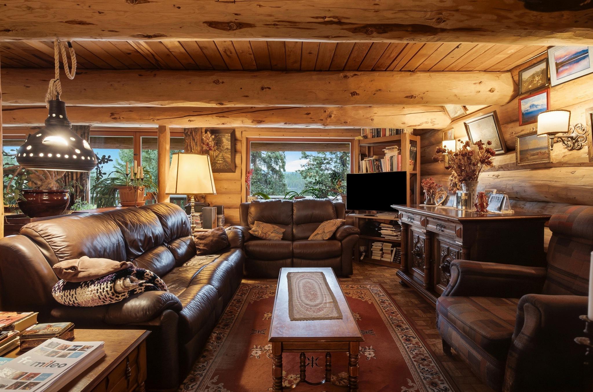 Lodge Inside 